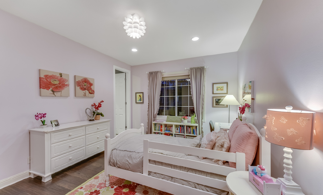 3846 Zaharias, Yorba Linda CA: 