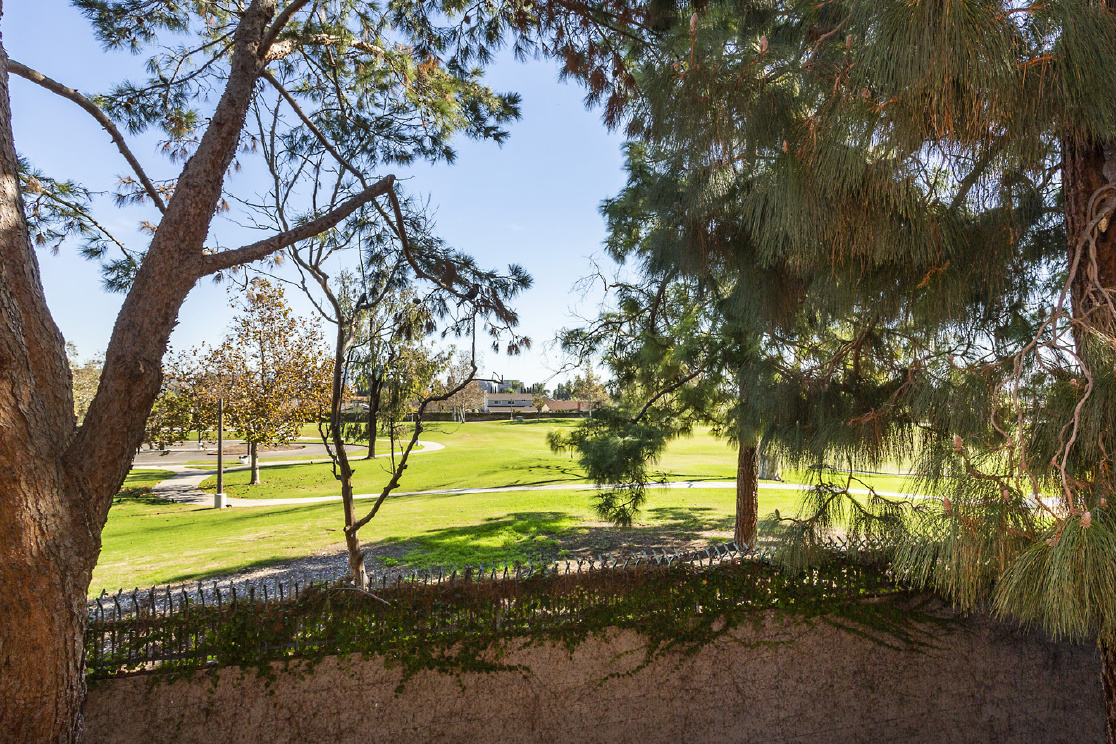 1000 W Macarthur Boulevard, Santa Ana CA: 