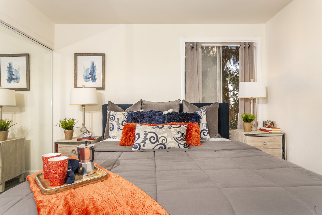 1000 W Macarthur Boulevard, Santa Ana CA: 