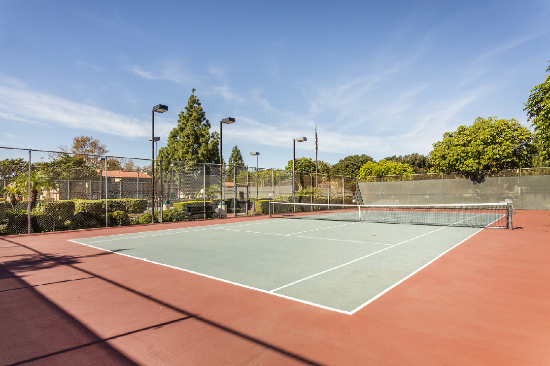 1000 W Macarthur Boulevard, Santa Ana CA: 