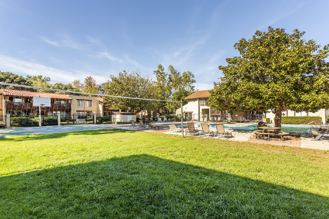 1000 W Macarthur Boulevard, Santa Ana CA: 