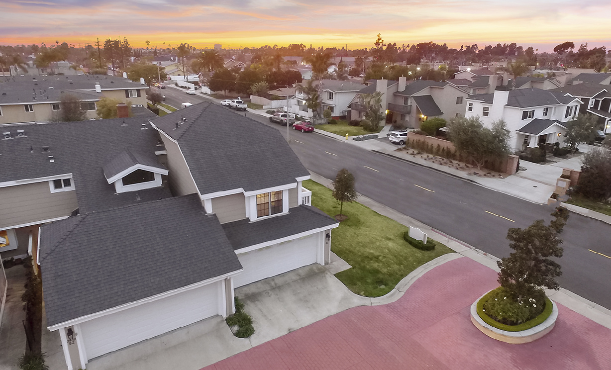 2442 Elden Avenue, Costa Mesa CA: 