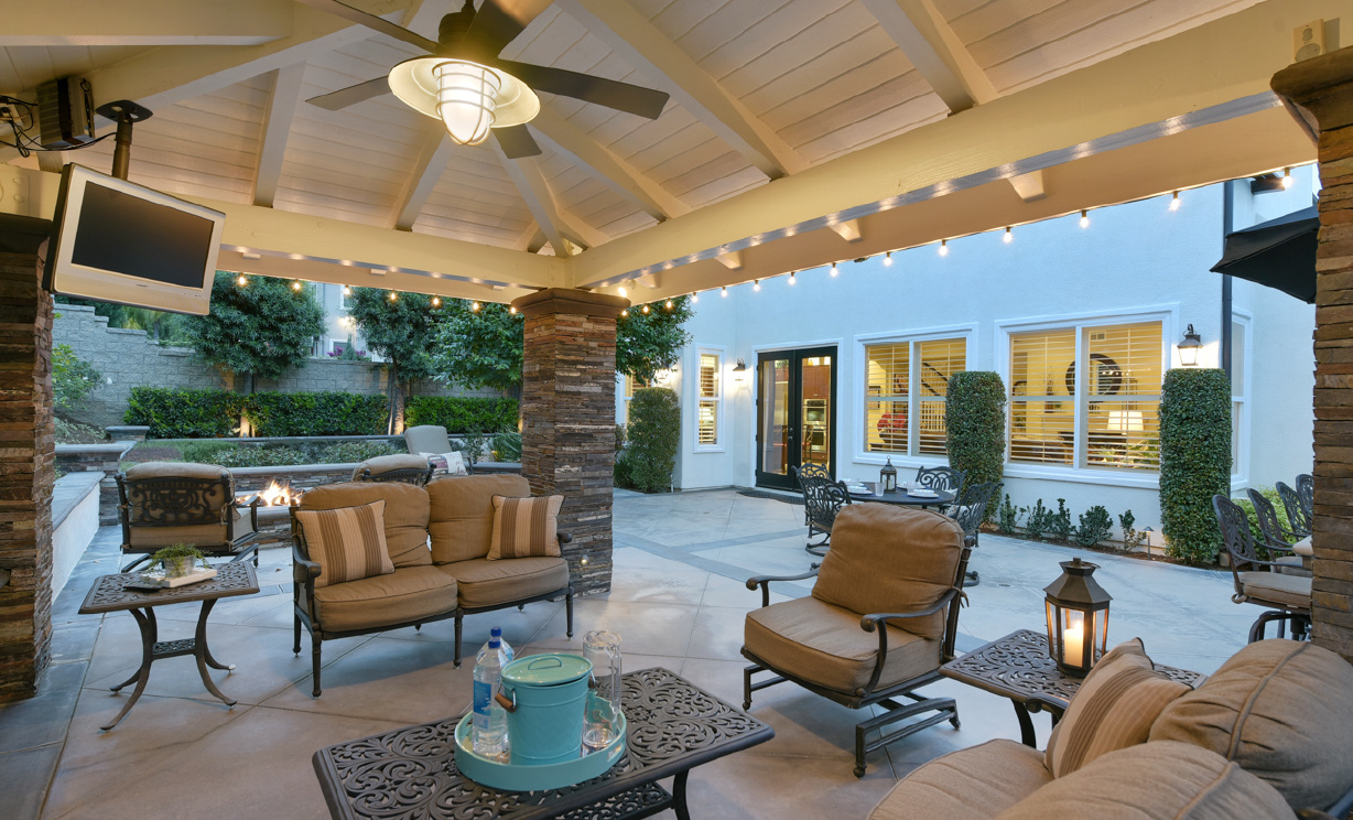 18621 Oaklawn Ln, Yorba Linda CA: 