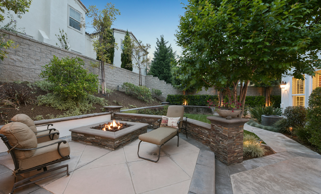 18621 Oaklawn Ln, Yorba Linda CA: 