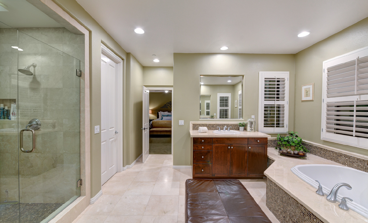 18621 Oaklawn Ln, Yorba Linda CA: 