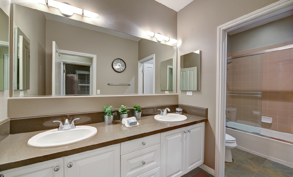 18621 Oaklawn Ln, Yorba Linda CA: 