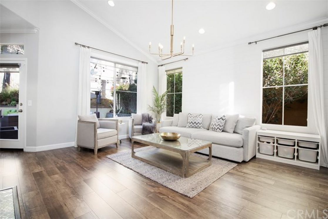 2279 De Sutter Drive, Tustin CA: