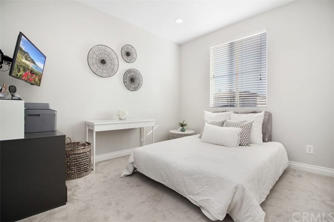 2279 De Sutter Drive, Tustin CA: