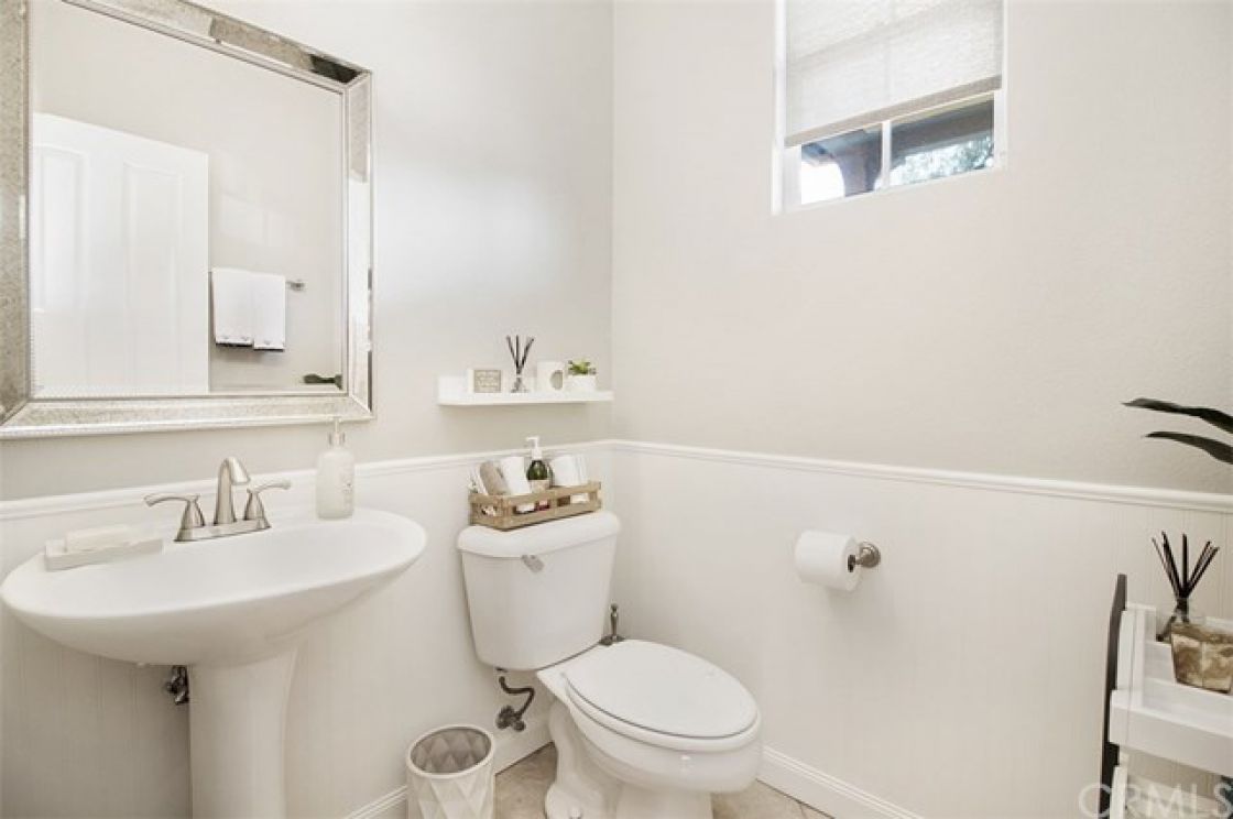 2279 De Sutter Drive, Tustin CA: