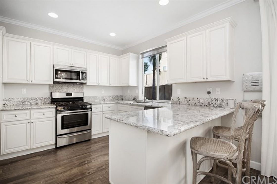 2279 De Sutter Drive, Tustin CA: