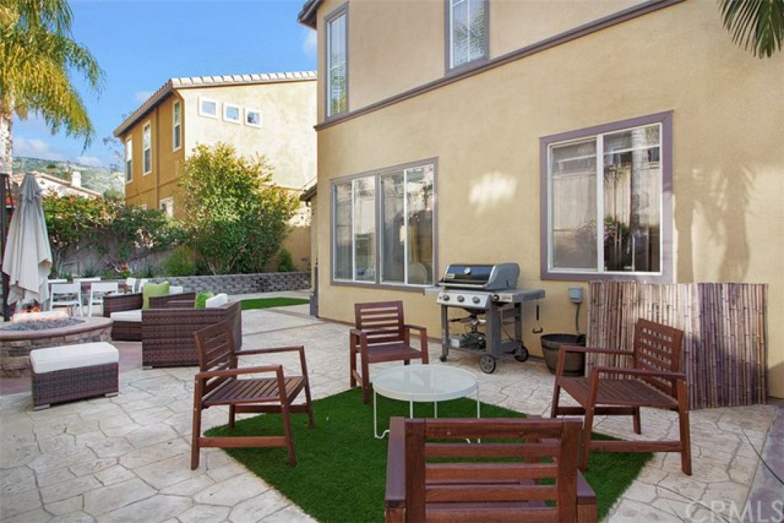 2279 De Sutter Drive, Tustin CA: