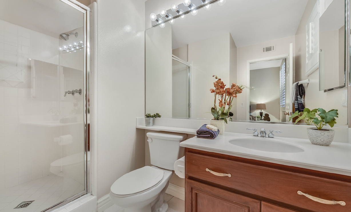 12630 Stanton Ave, Tustin CA: