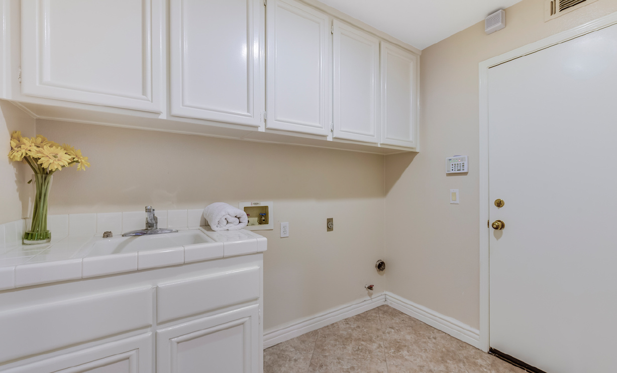 12630 Stanton Ave, Tustin CA: