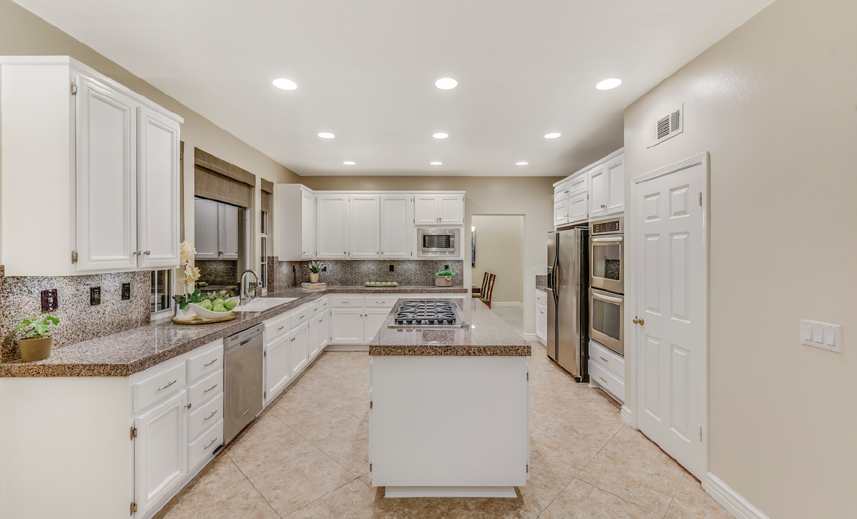 12630 Stanton Ave, Tustin CA: