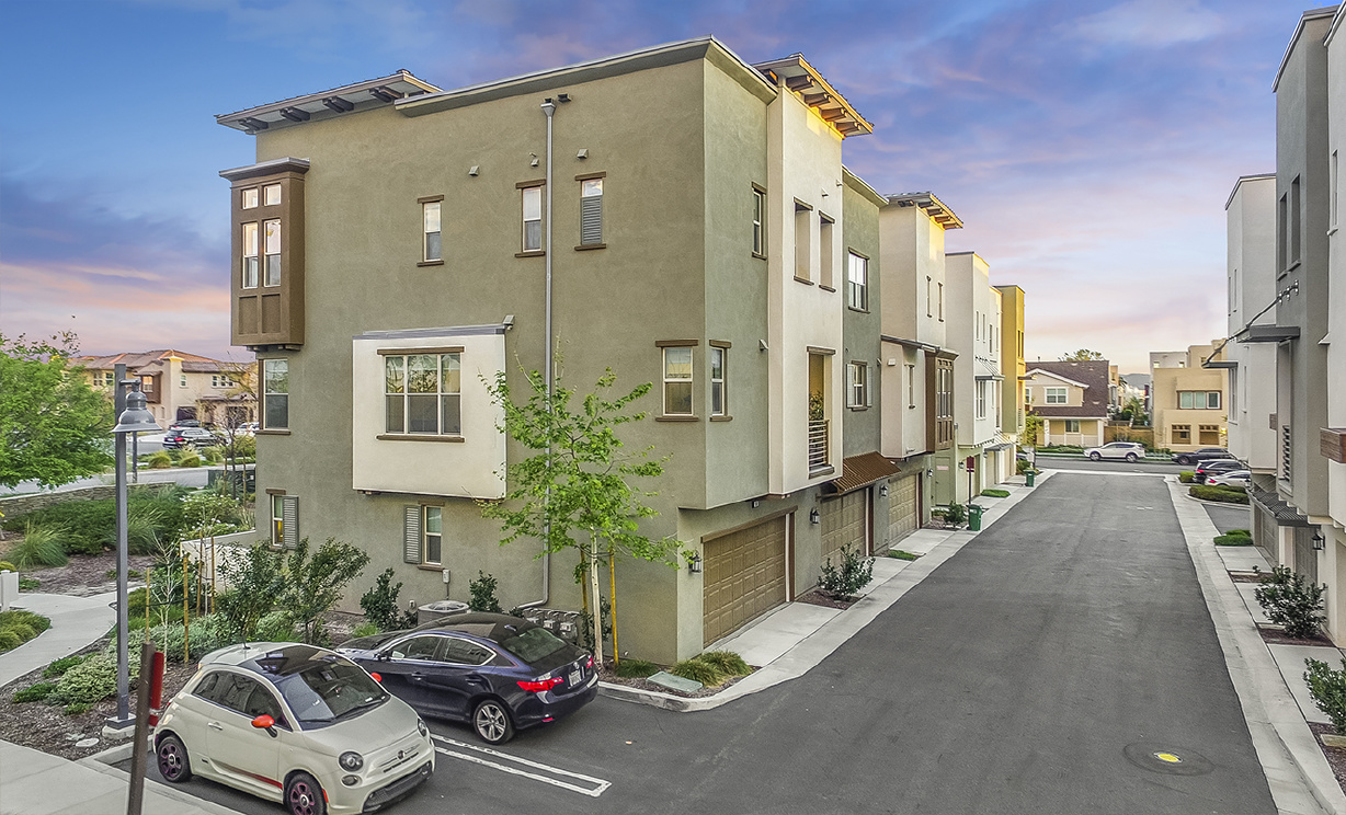 154 Acamar, Irvine CA: 