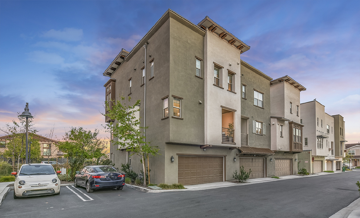 154 Acamar, Irvine CA: 