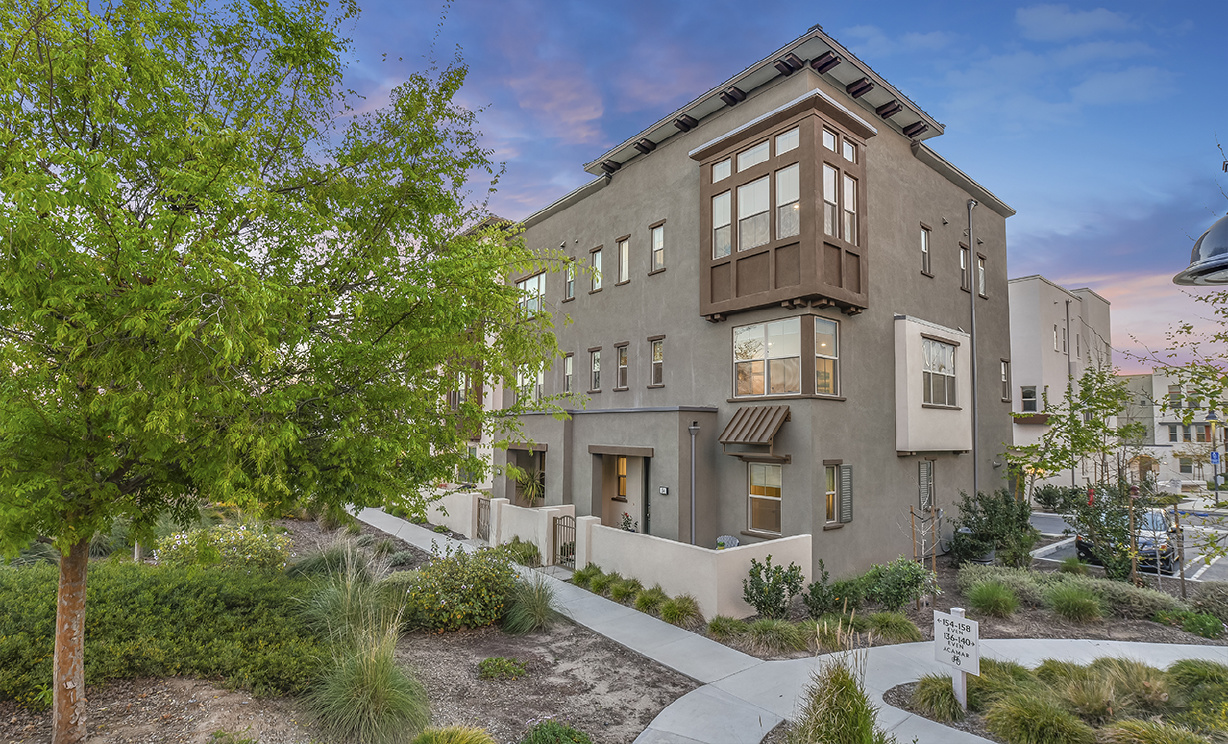 154 Acamar, Irvine CA: 