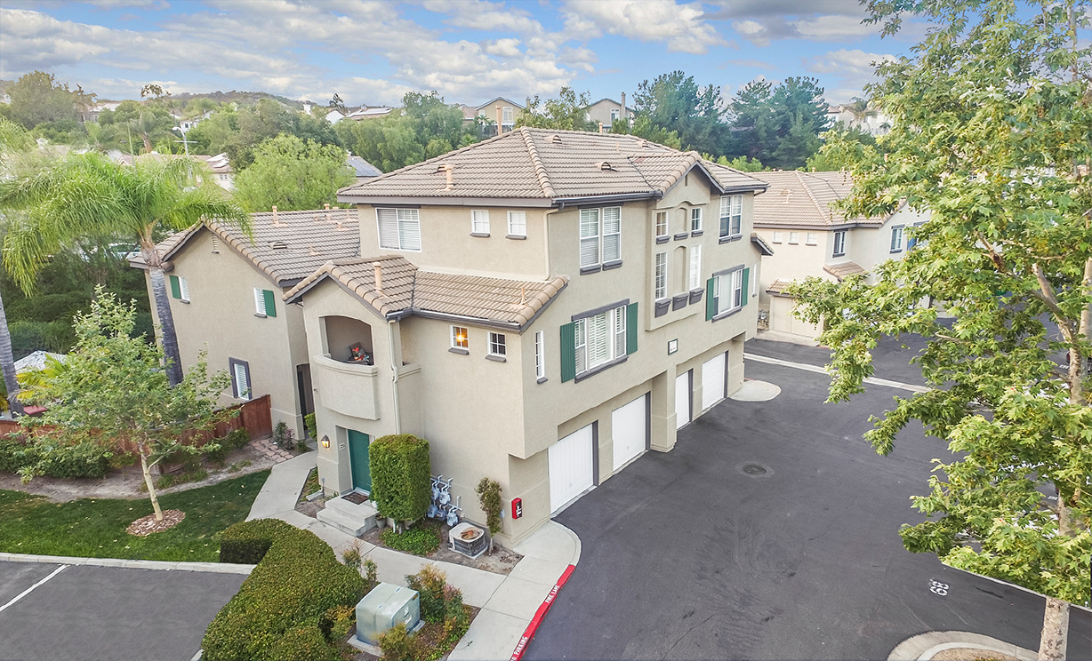 25 White Sands, Trabuco Canyon CA: 