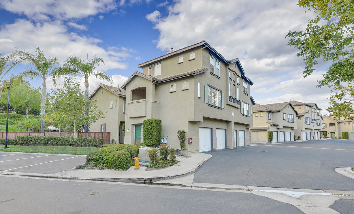 25 White Sands, Trabuco Canyon CA: 