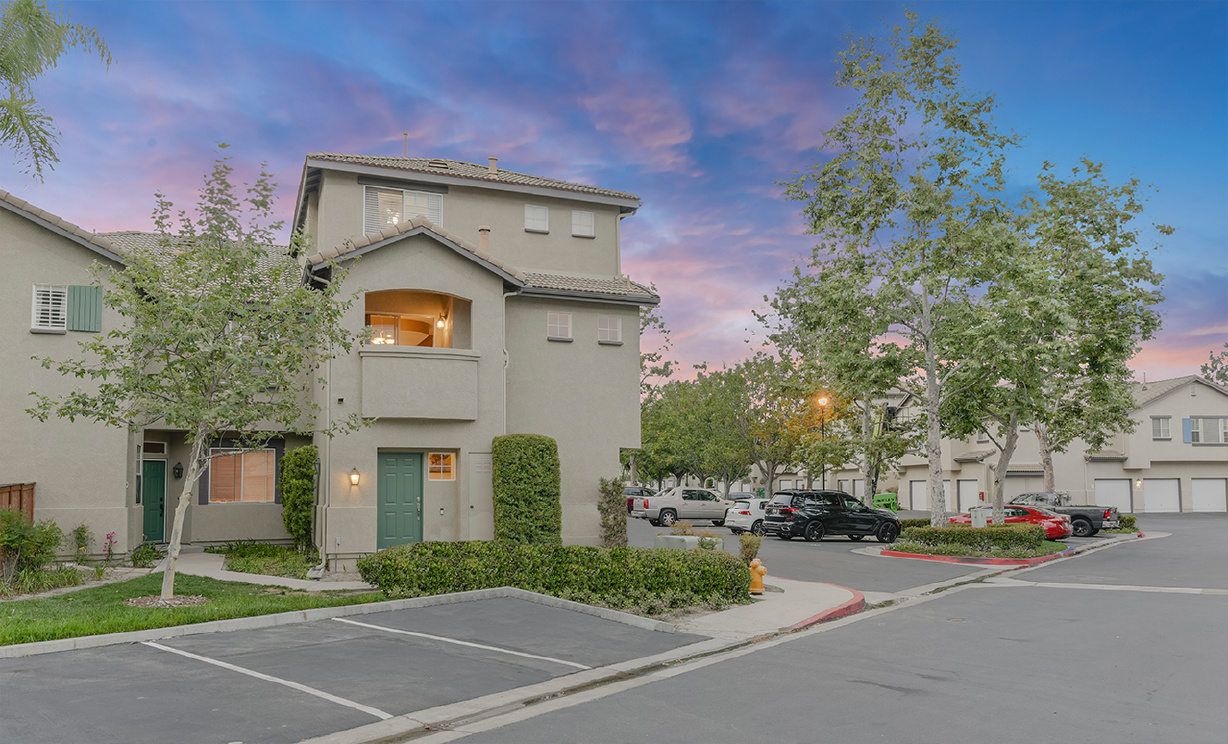 25 White Sands, Trabuco Canyon CA: 