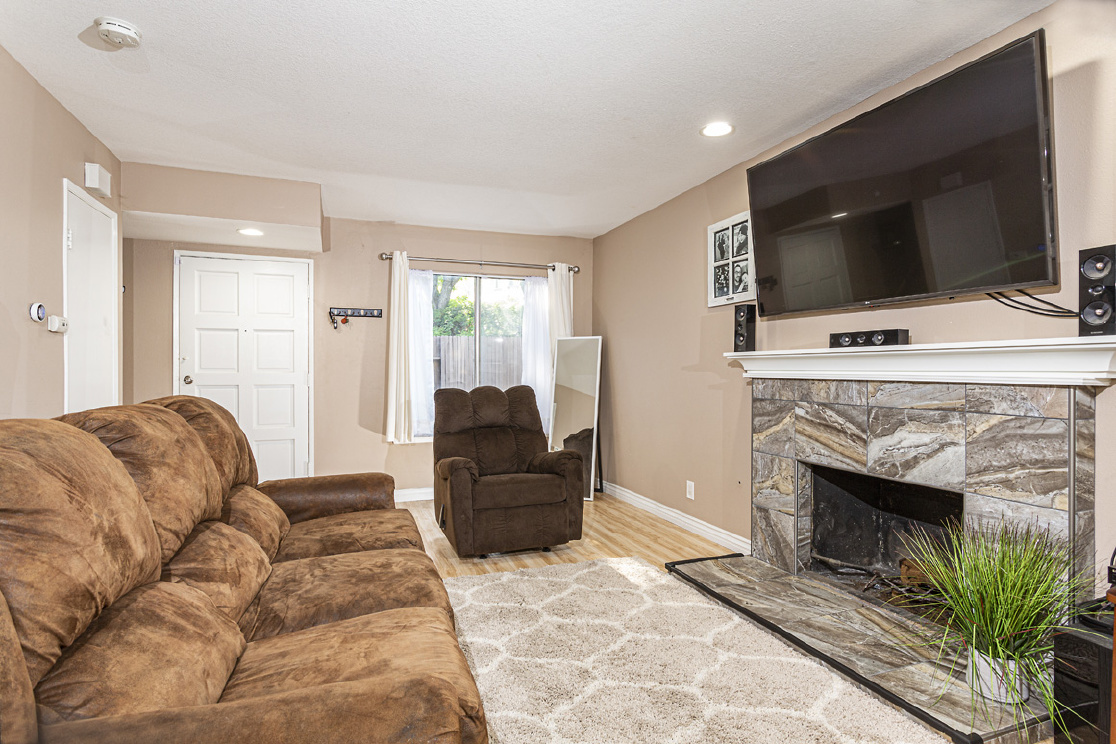 5615 E Plaza De Vaqueros, Anaheim Hills CA: 