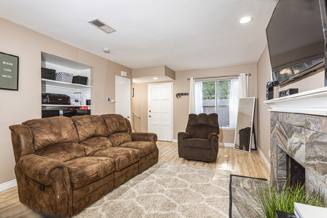 5615 E Plaza De Vaqueros, Anaheim Hills CA: 