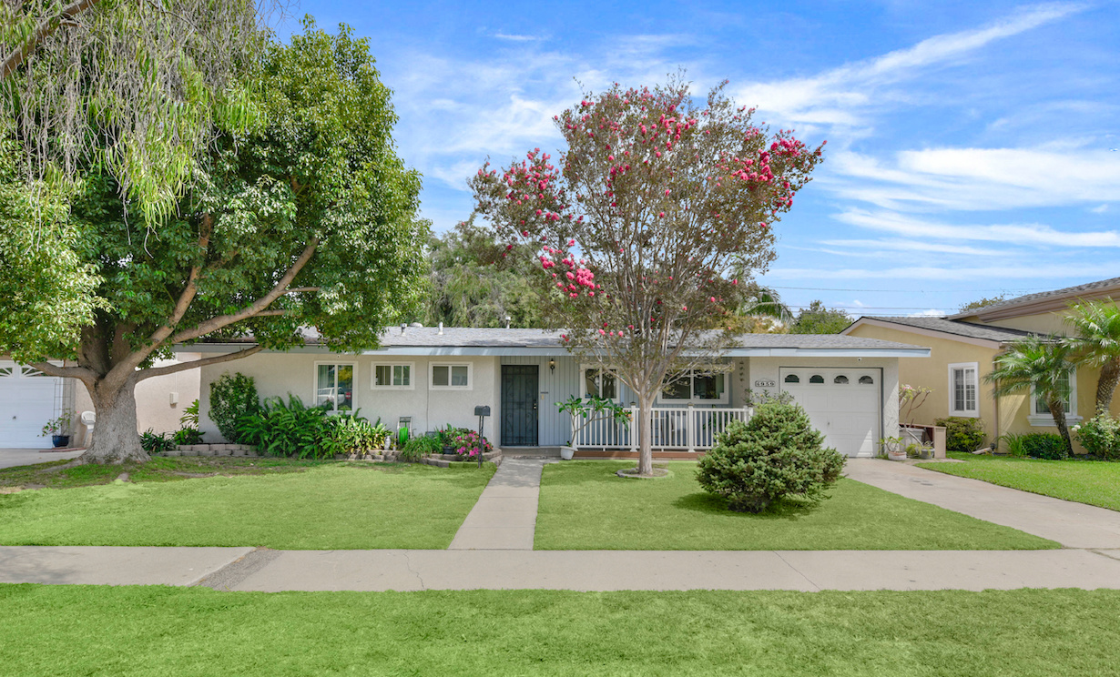 6959 E El Roble Street, Long Beach CA: 