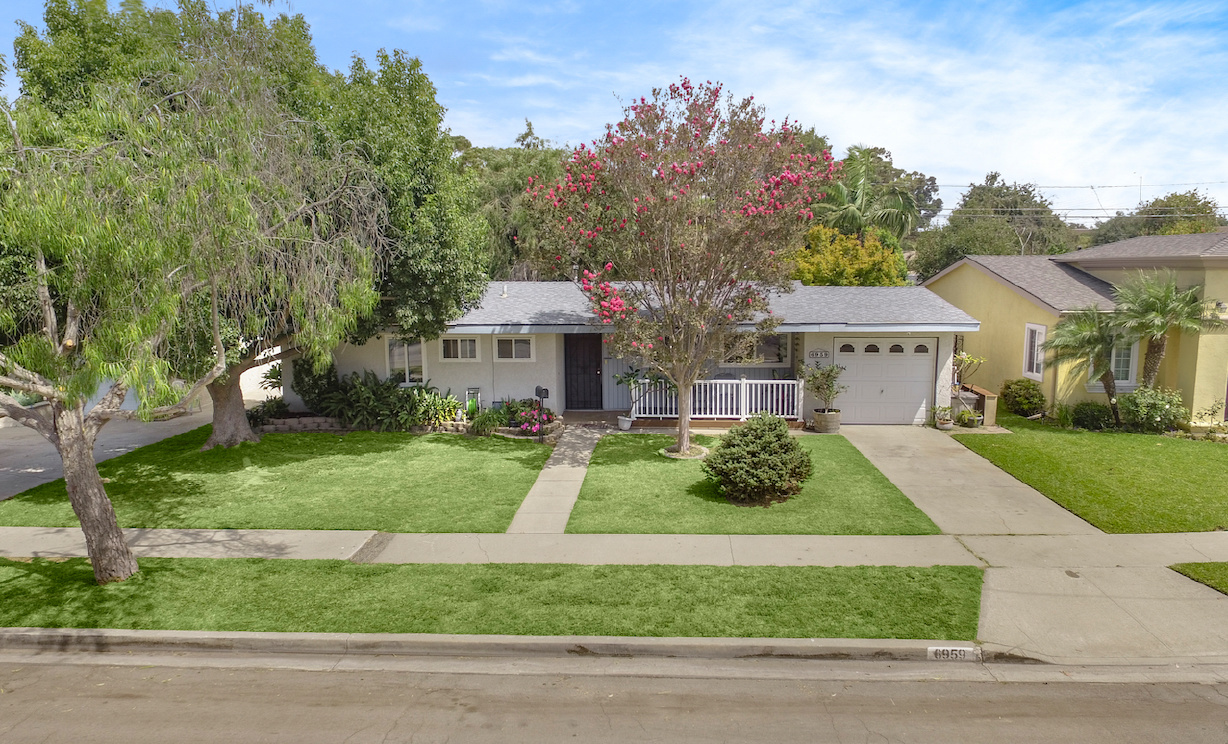 6959 E El Roble Street, Long Beach CA: 