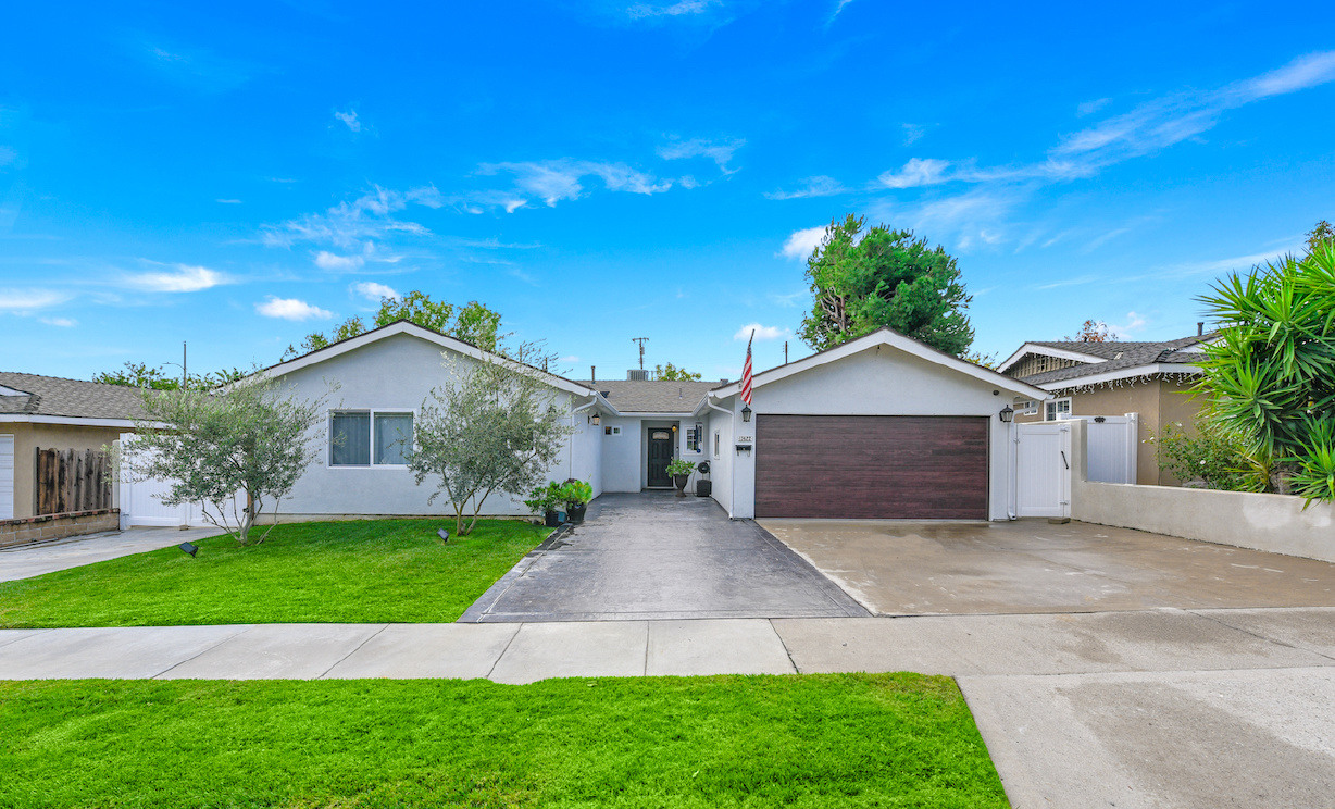 17422 Calgary Avenue, Yorba Linda CA: 