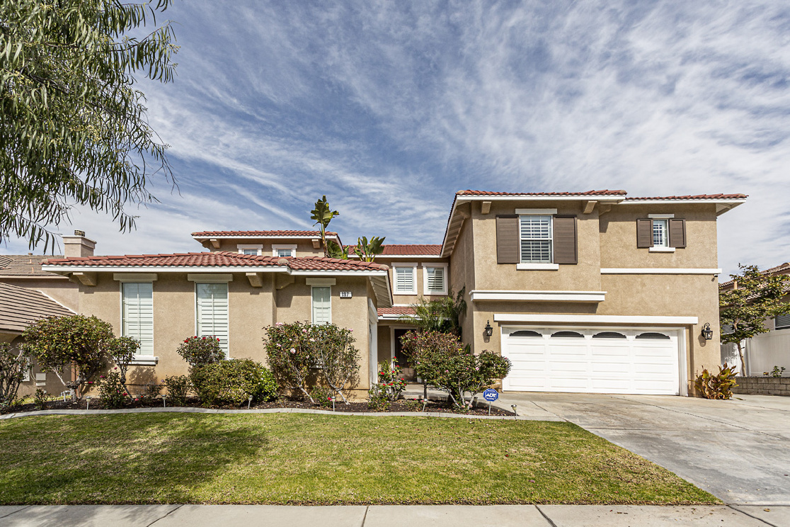 897 Feather Peak Dr., Corona CA: 