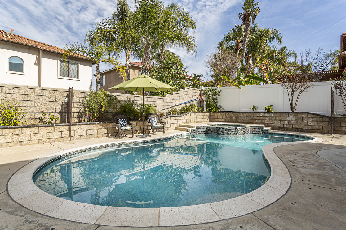 897 Feather Peak Dr., Corona CA: 