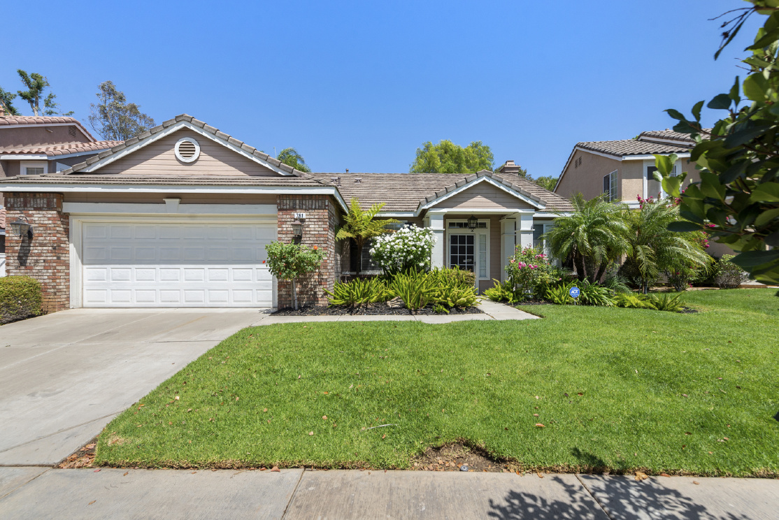 761 Bonanza Circle, Corona CA: 