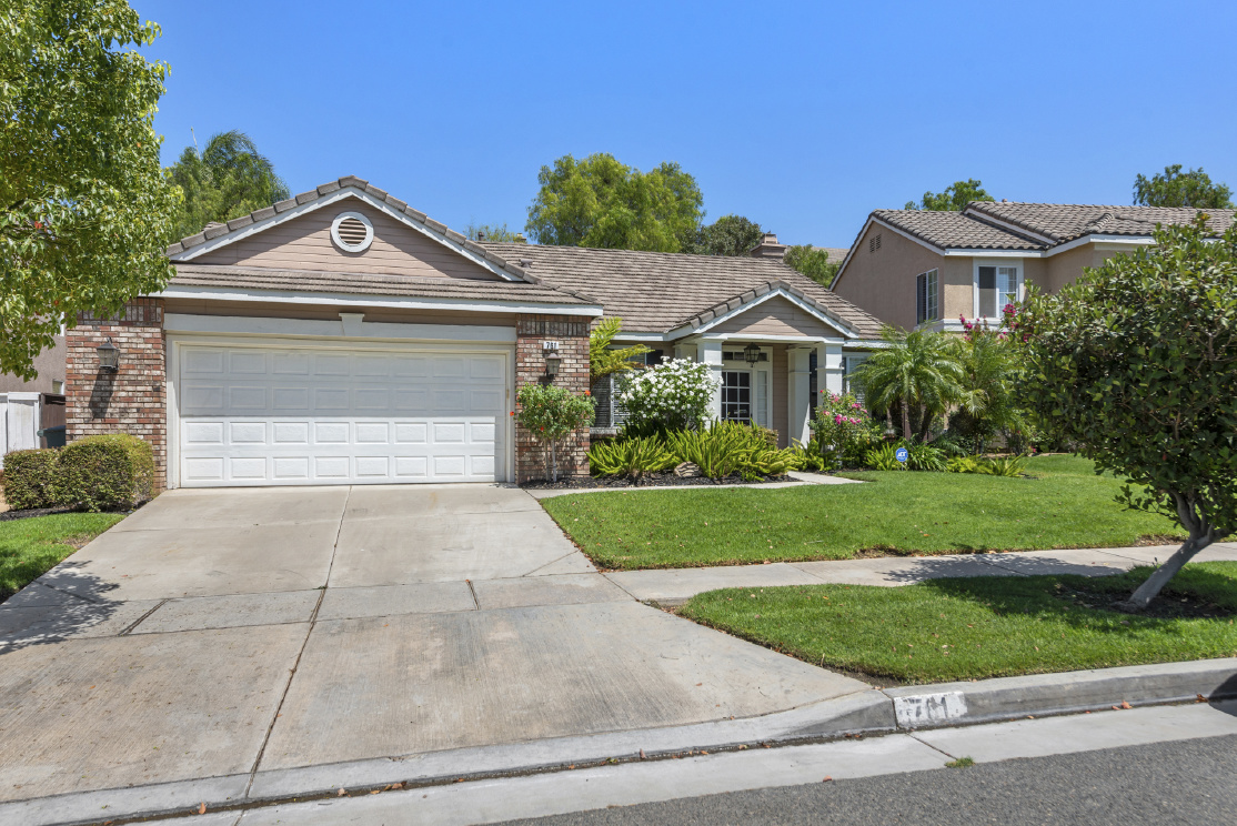 761 Bonanza Circle, Corona CA: 