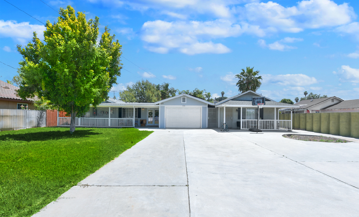 1244 N Orange Street, Riverside CA: 