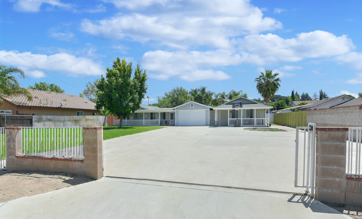 1244 N Orange Street, Riverside CA: 