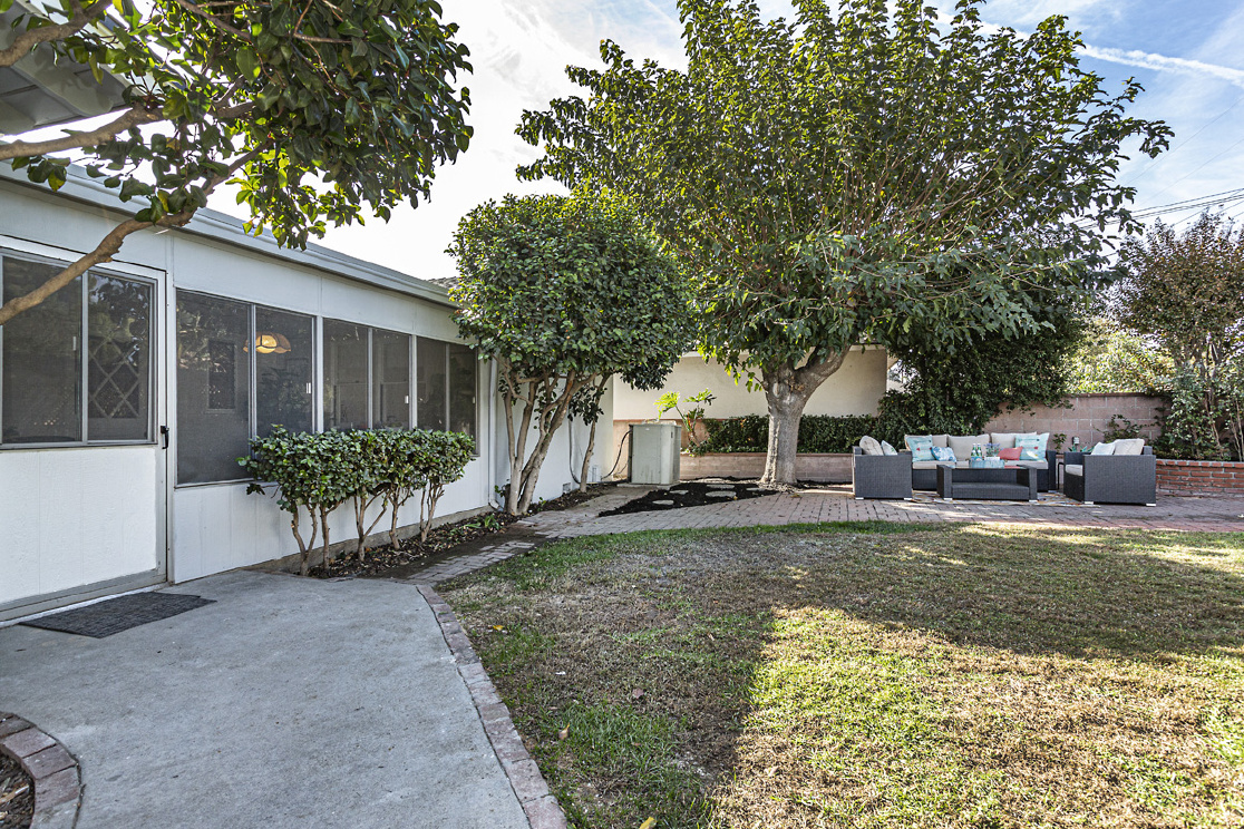 5048 Lincoln Avenue, Chino CA: 