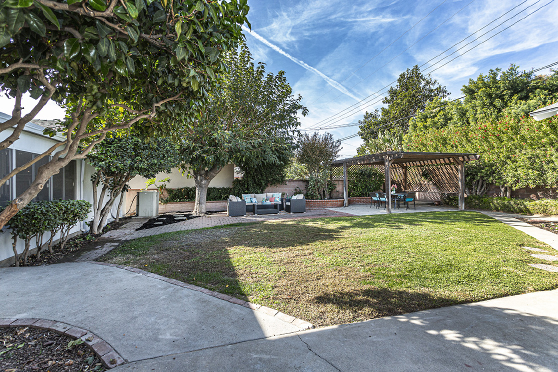 5048 Lincoln Avenue, Chino CA: 