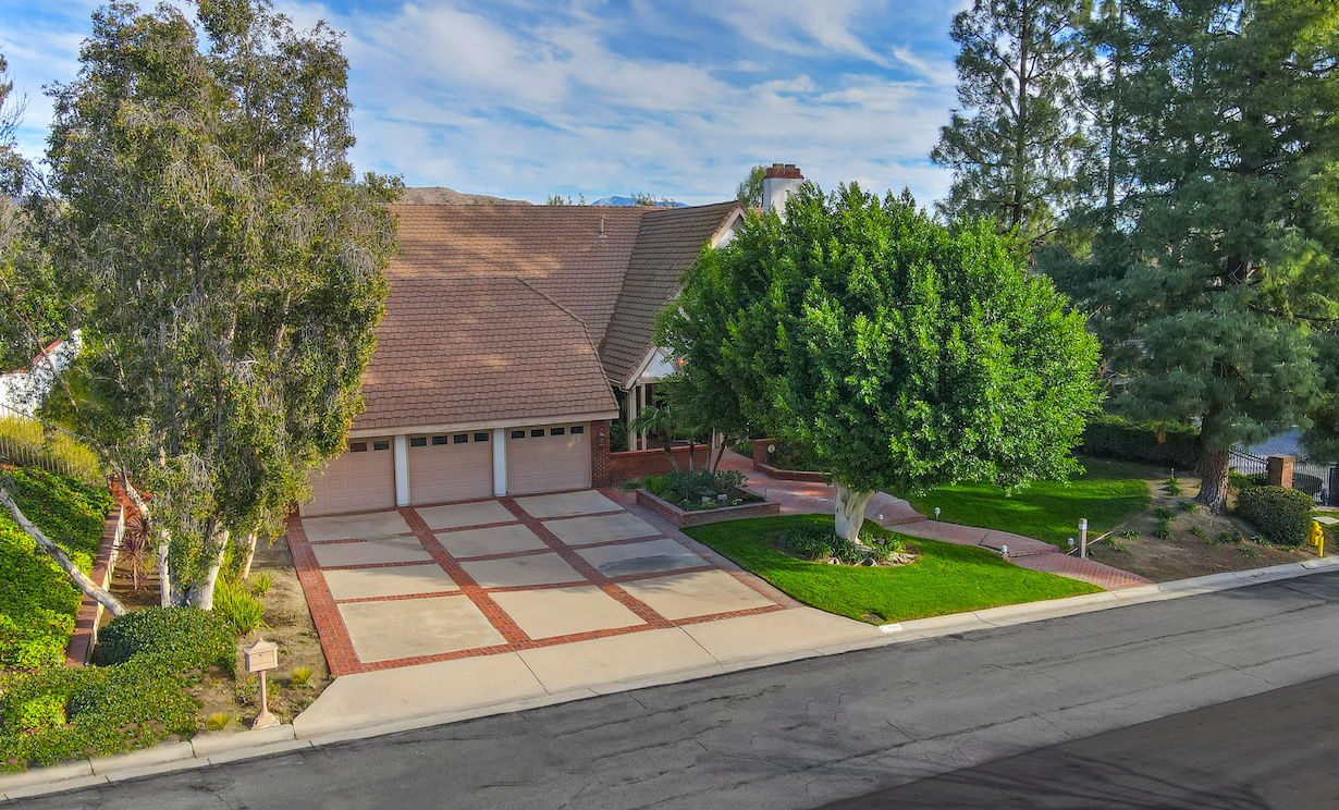 6960 E Via El Estribo, Anaheim Hills CA: 