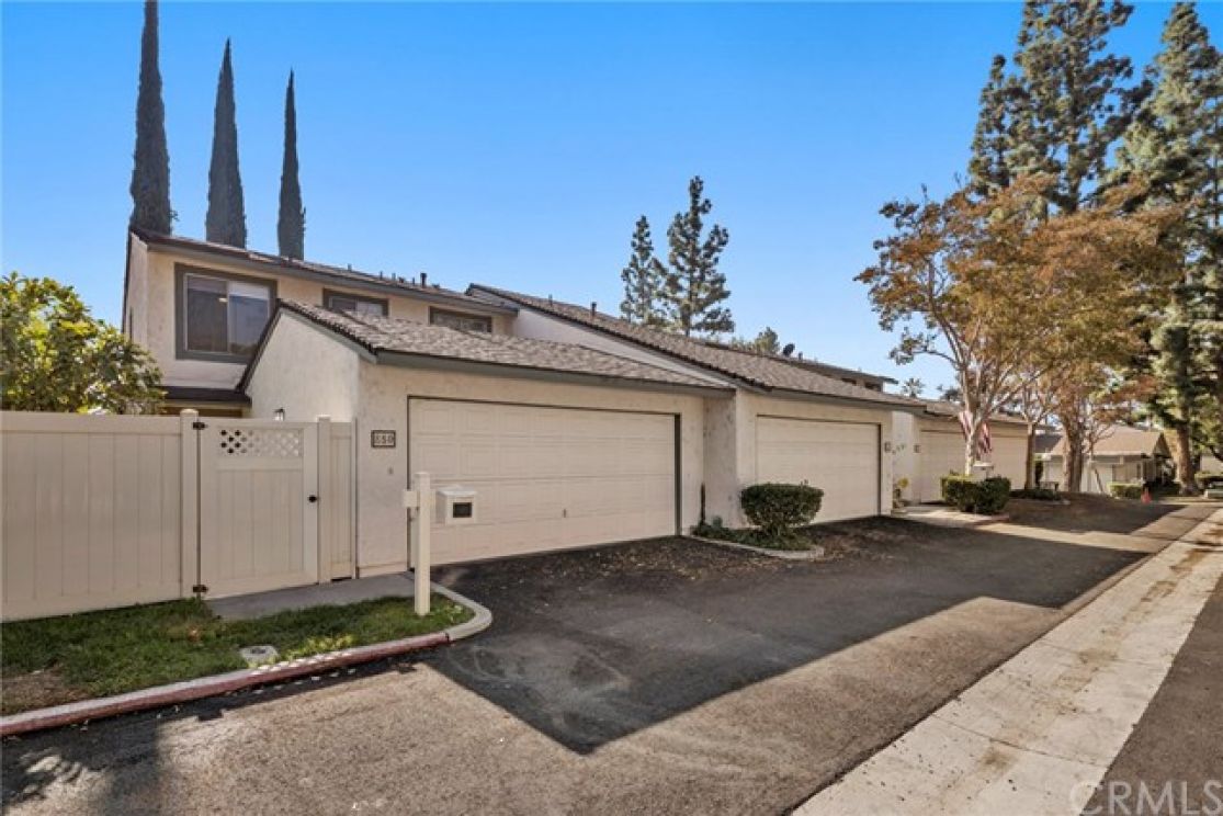 850 E Laurel Oak Drive, Azusa CA: 