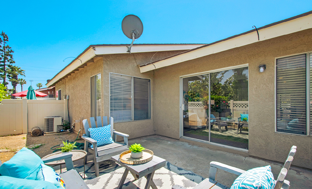 1679 Persimmon Street, Corona CA: 