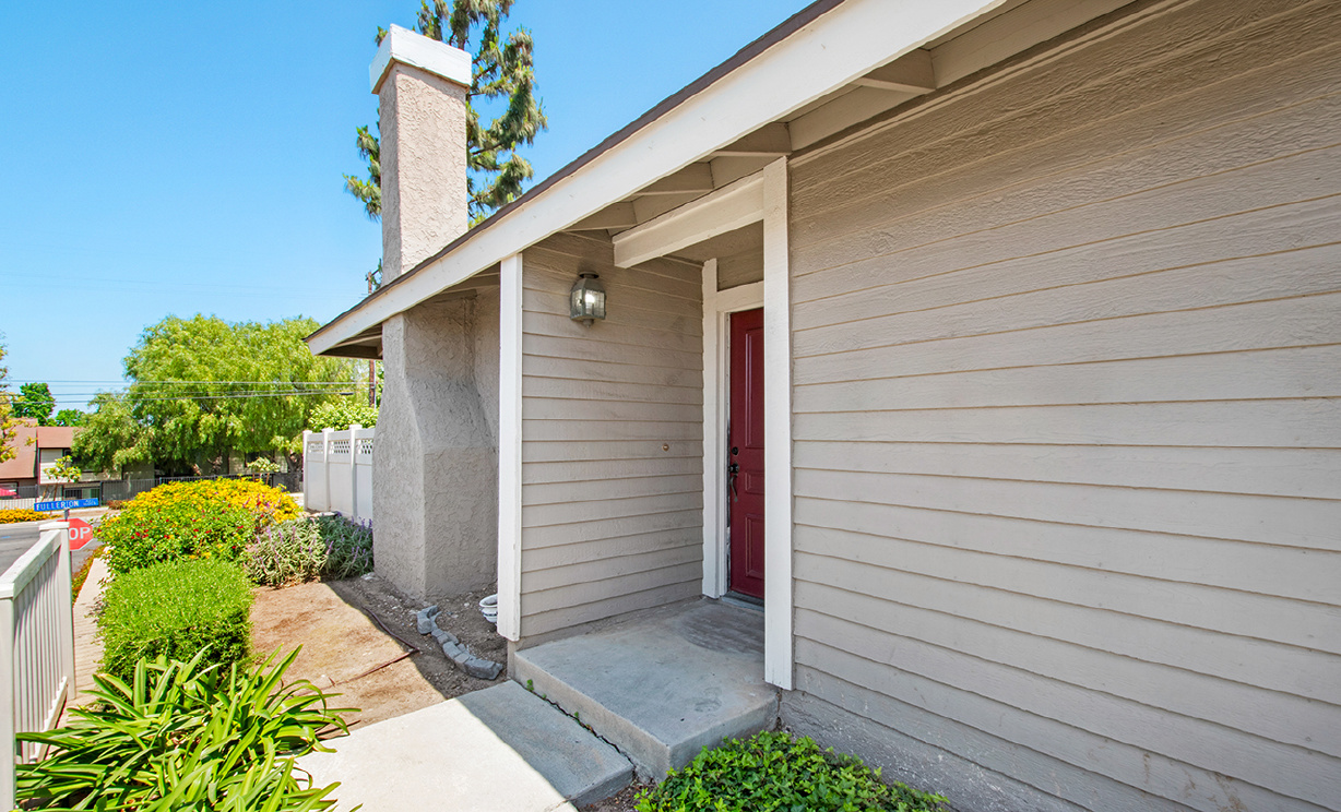 1679 Persimmon Street, Corona CA: 