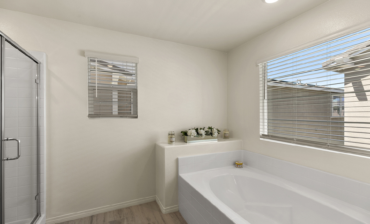 6017 Oatfield Ave, Eastvale CA: 