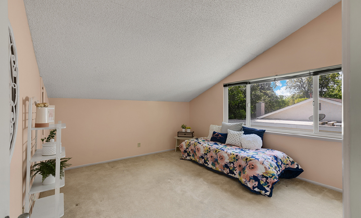 25304 Avenida Cappela, Valencia CA: 