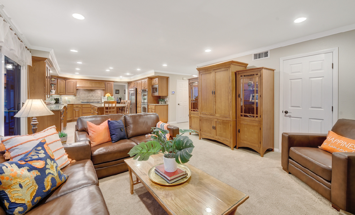 24192 Via San Clemente, Mission Viejo CA: 