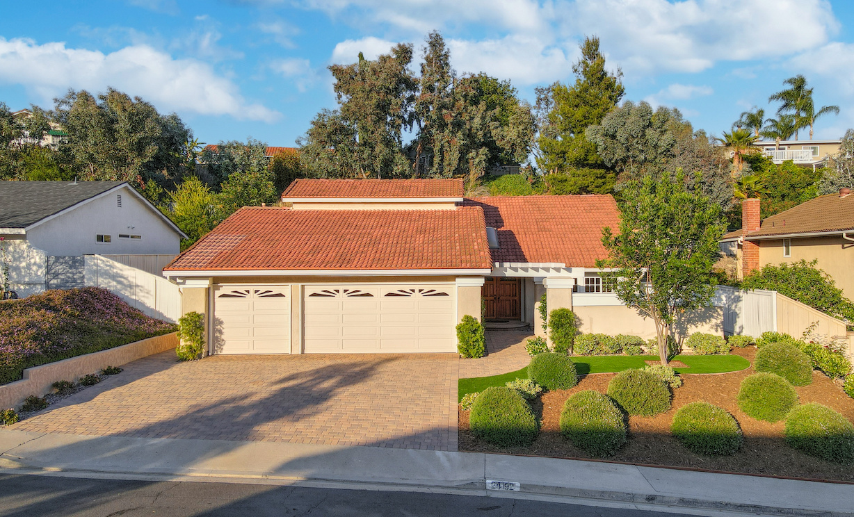 24192 Via San Clemente, Mission Viejo CA: 