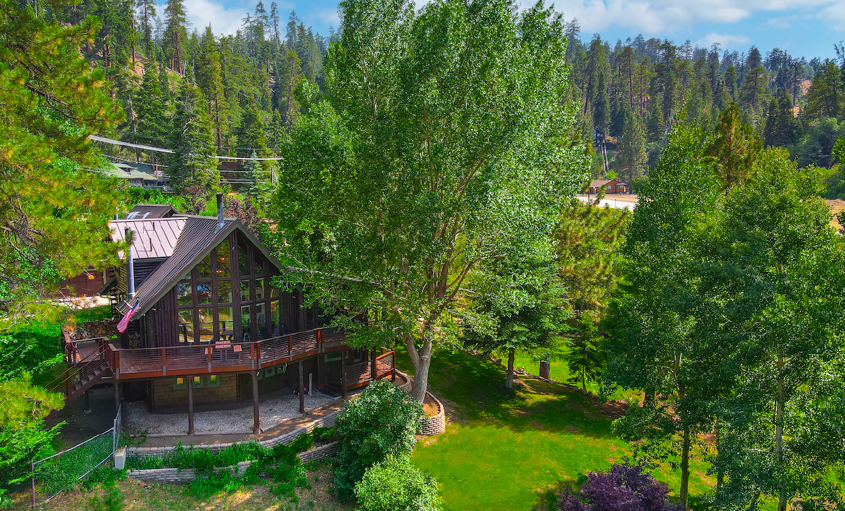 956 Knickerbocker Road, Big Bear Lake CA: 