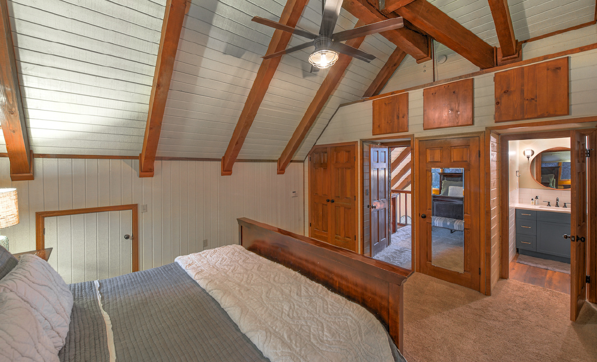 956 Knickerbocker Road, Big Bear Lake CA: 