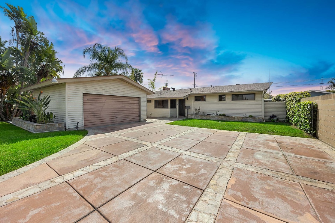 9912 W Harle Avenue, Anaheim CA: 