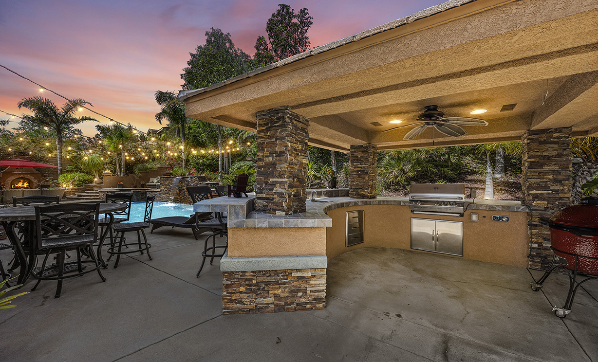 15166 Willow Wood Lane, Fontana CA: 