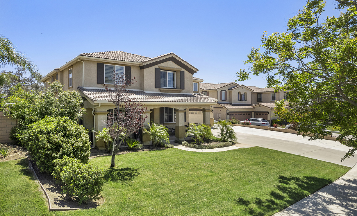 4853 Ravenwood Court, Fontana CA: 